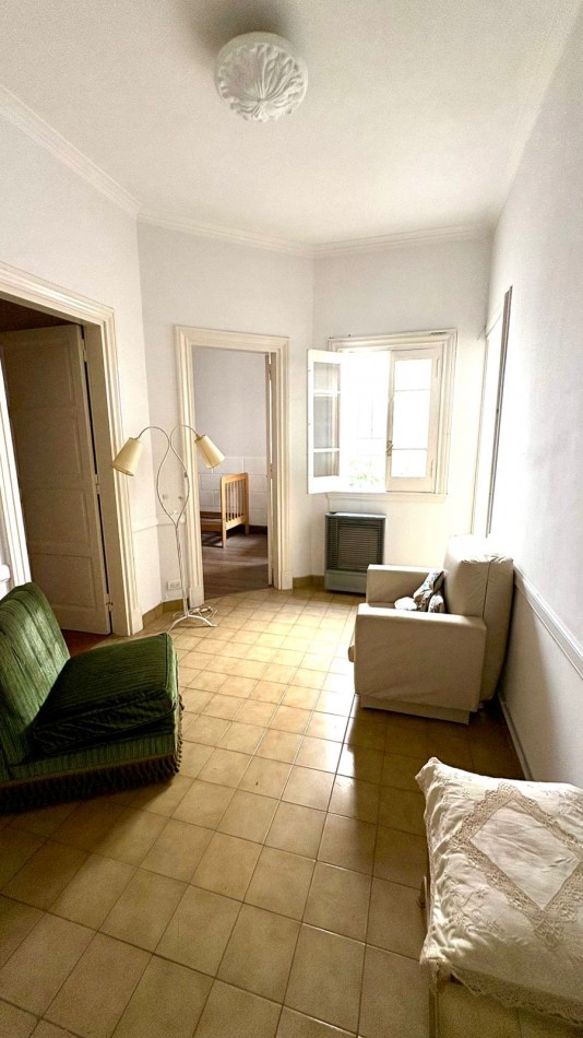 Chalet de estilo cuatro ambientes, Barrio La perla