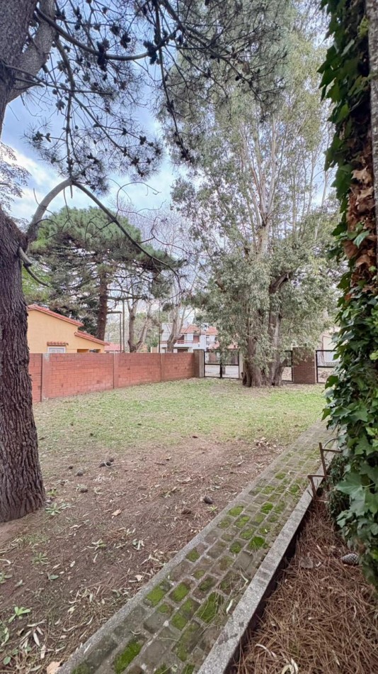 Venta de casa seis ambientes, La Lucila Del Mar