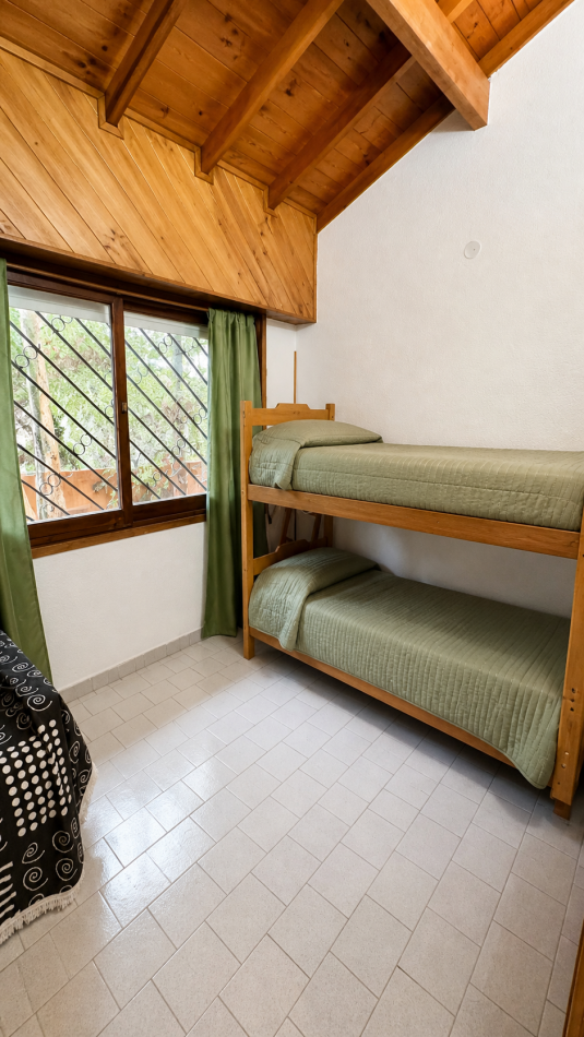 Venta de casa seis ambientes, La Lucila Del Mar