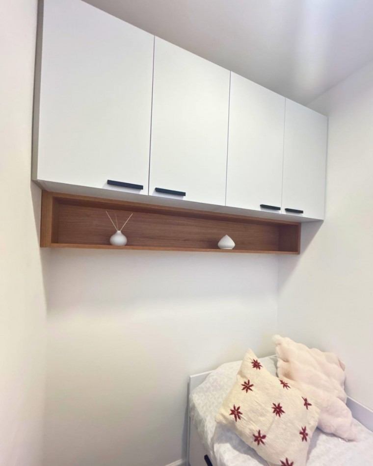Venta de departamento dos ambientes con dependencia al frente y balcon. 