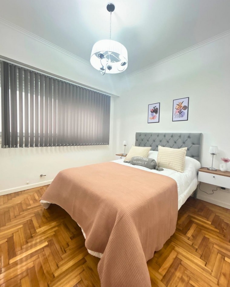 Venta de departamento dos ambientes con dependencia al frente y balcon. 
