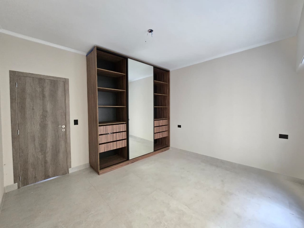 Chalet de estilo Mar del Plata reciclado a nuevo - Barrio San Jose