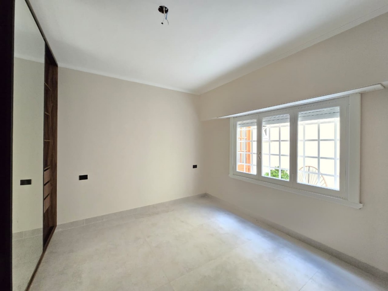 Chalet de estilo Mar del Plata reciclado a nuevo - Barrio San Jose