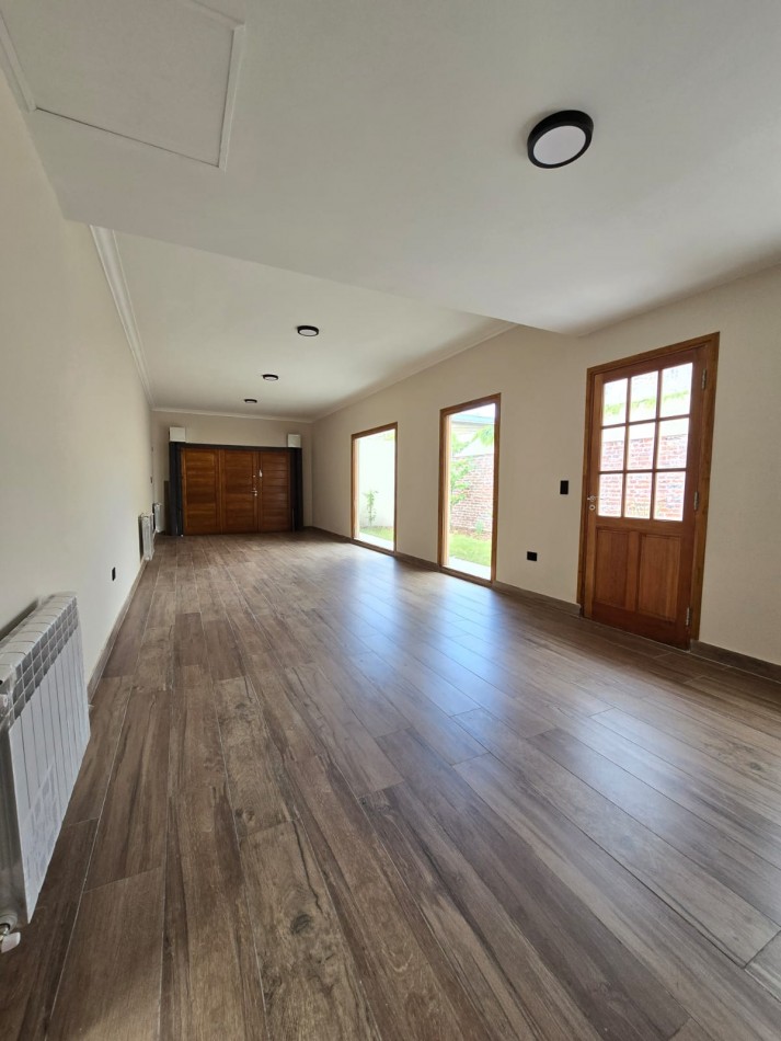 Chalet de estilo Mar del Plata reciclado a nuevo - Barrio San Jose