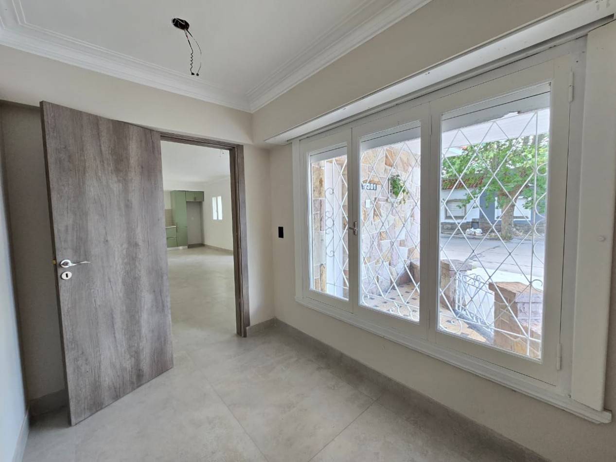 Chalet de estilo Mar del Plata reciclado a nuevo - Barrio San Jose