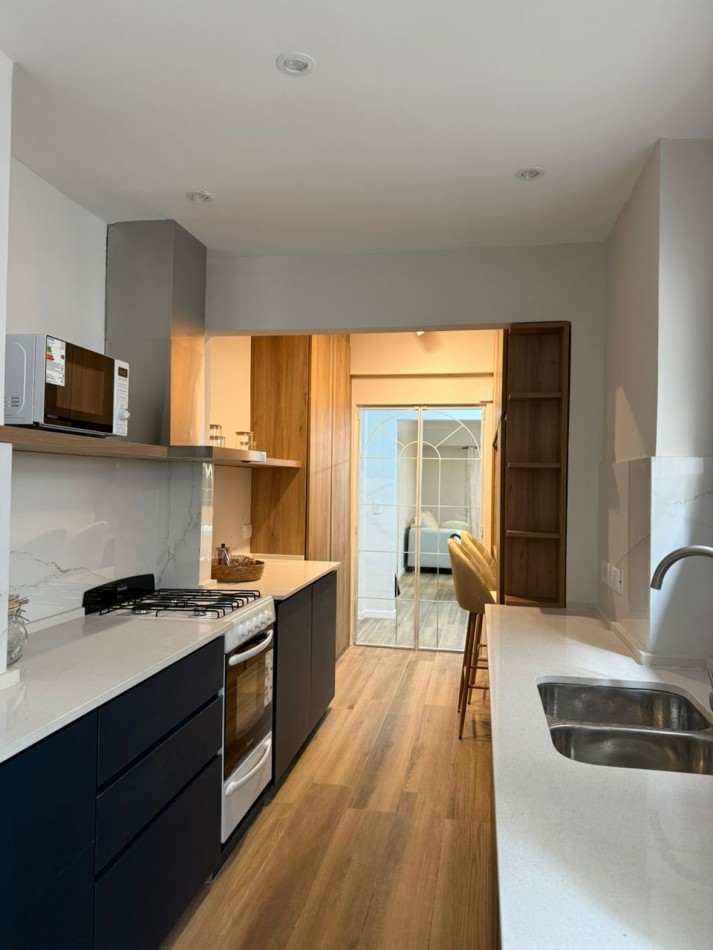 Venta Departamento 3 ambientes reciclado y amoblado a metros del mar