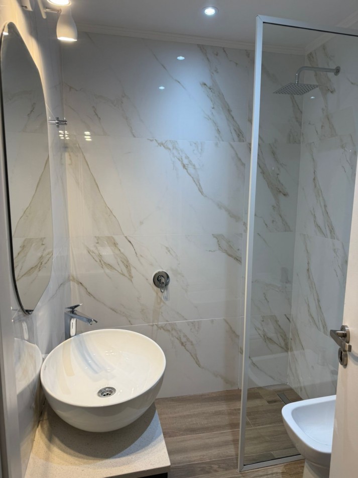 Venta Departamento 3 ambientes reciclado y amoblado a metros del mar