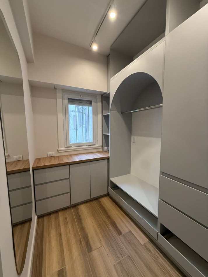Venta Departamento 3 ambientes reciclado y amoblado a metros del mar