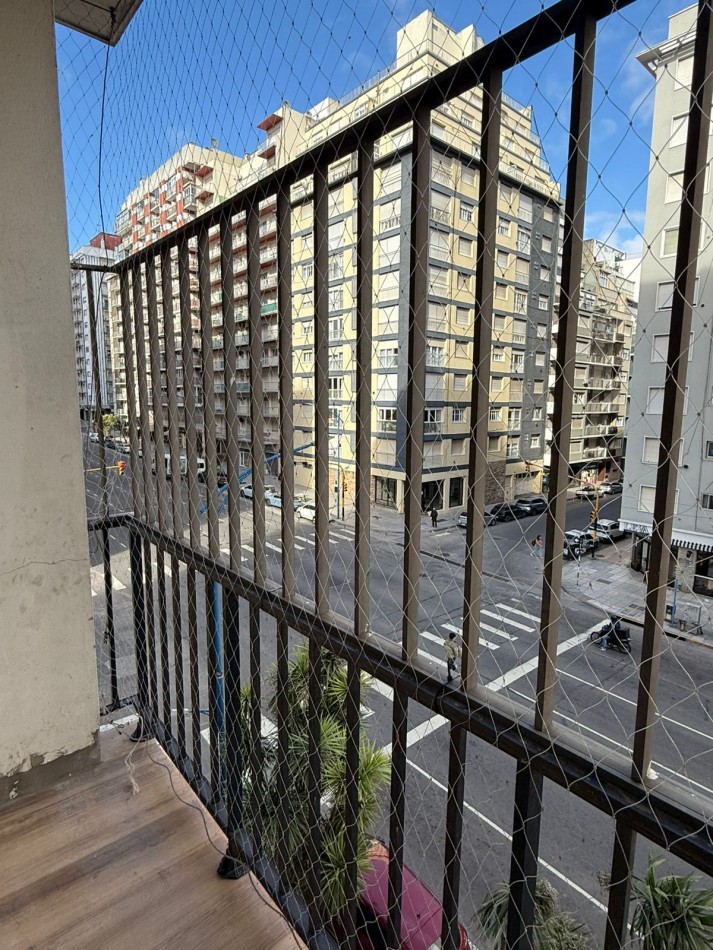 Venta Departamento 3 ambientes reciclado y amoblado a metros del mar