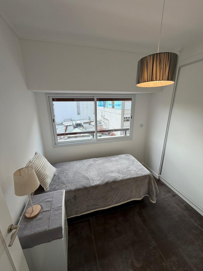 Venta Departamento 4 ambientes reciclado con balcon terraza y cochera frente a Plaza San Martin