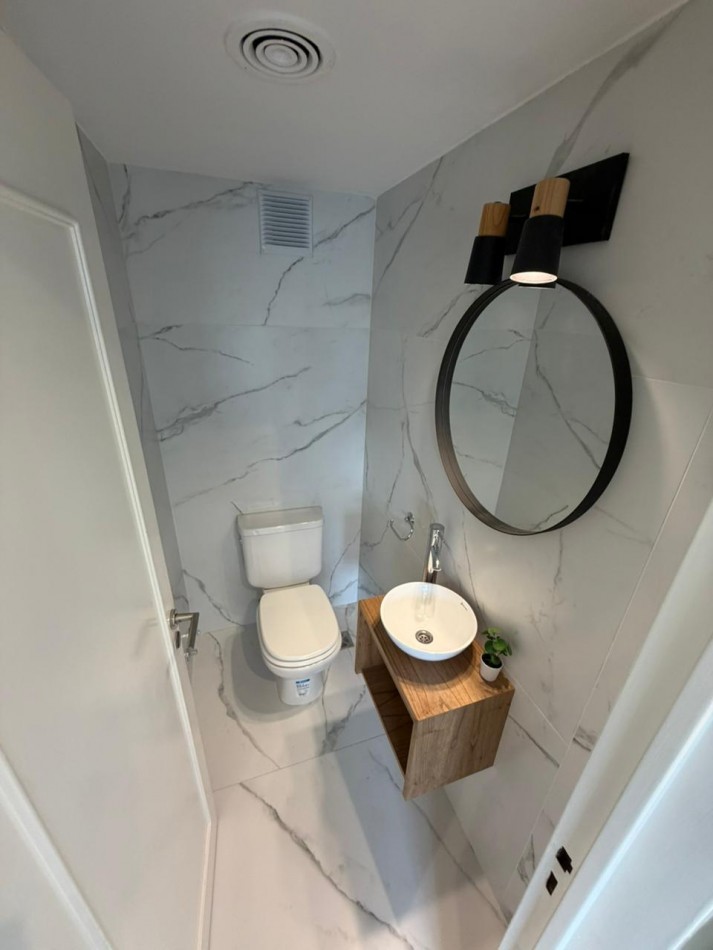 Venta Departamento 4 ambientes reciclado con balcon terraza y cochera frente a Plaza San Martin