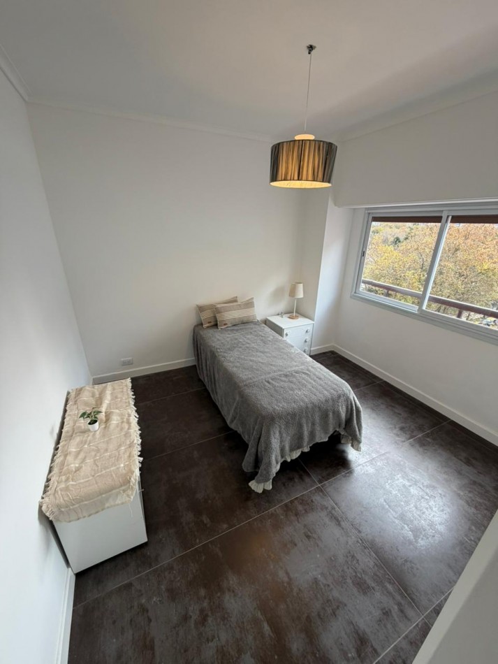 Venta Departamento 4 ambientes reciclado con balcon terraza y cochera frente a Plaza San Martin