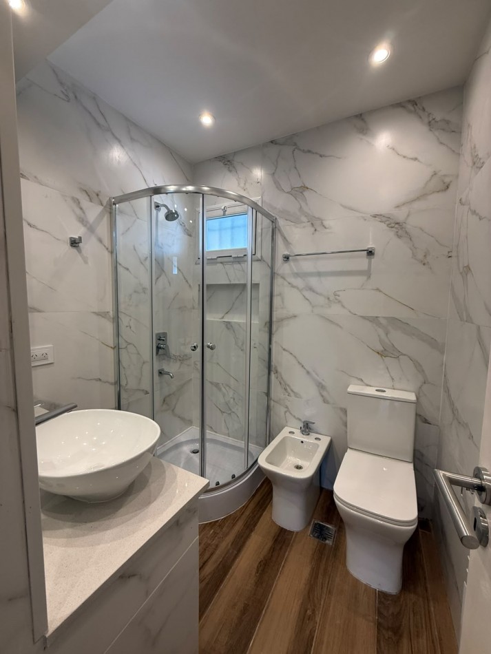 Venta Duplex 4 ambientes con cochera en Parque Luro - Apto credito