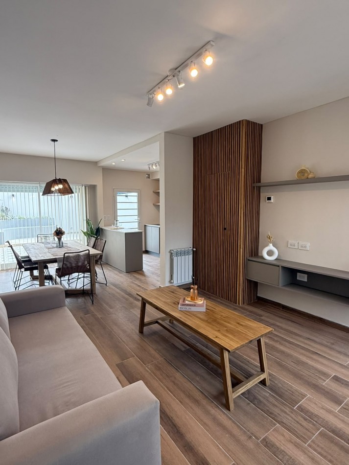 Venta Duplex 4 ambientes con cochera en Parque Luro - Apto credito