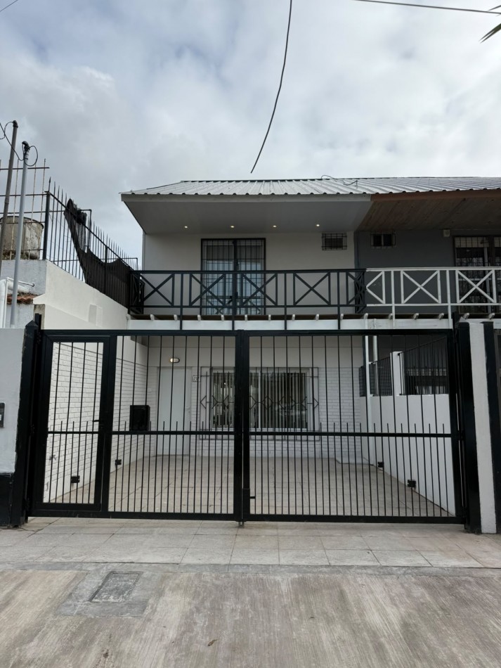 Venta Duplex 4 ambientes con cochera en Parque Luro - Apto credito
