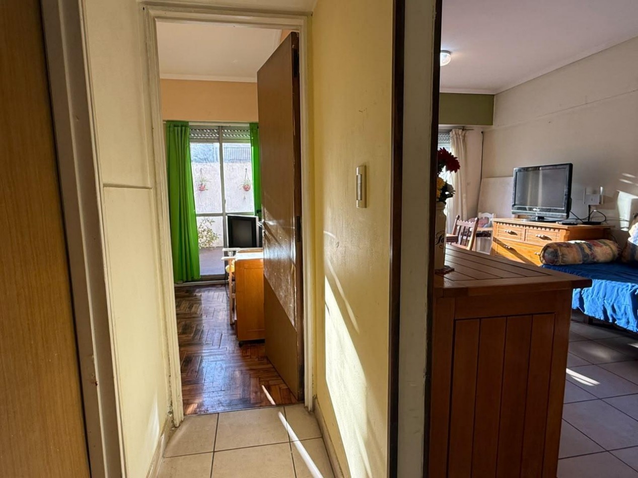 Venta de departamento 3 ambientes con dos patios- 