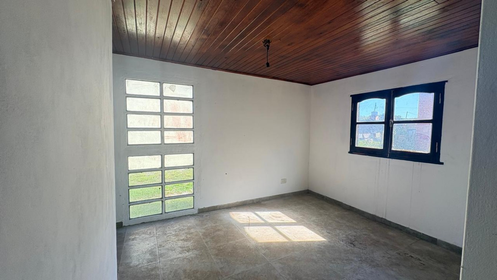 Venta de casa 4 ambientes con gran parque y vista al mar- Santa clara del Mar