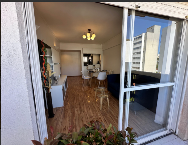 venta de departamento 3 ambientes a la calle con balcon y cochera. PLAZA MITRE