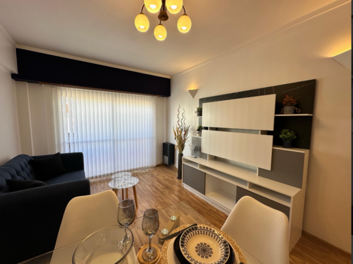 venta de departamento 3 ambientes a la calle con balcon y cochera. PLAZA MITRE