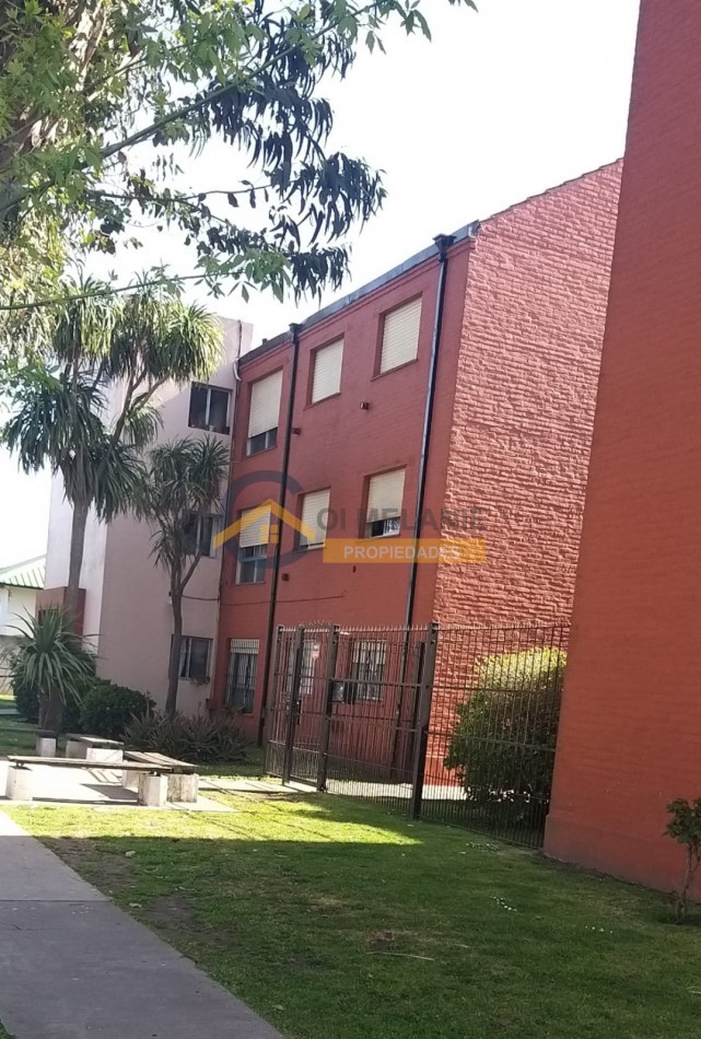 Venta de departamento 3 ambientes, zona Los Pinares