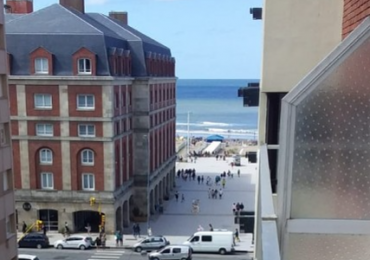 Venta de  departamendo dos ambientes con balcon y  vista al mar. 