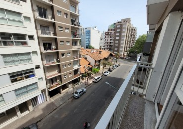 Departamento 3 ambientes a la calle con balcon saliente