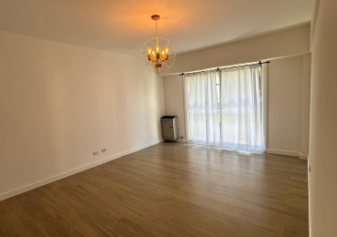 Venta de Departamento 3 ambientes a la calle con balcon saliente