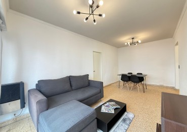 Venta de departamento 3 ambientes a la calle con balcon saliente, todo externo.