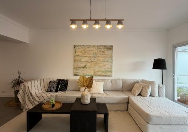 Venta Departamento 4 ambientes reciclado con balcon terraza y cochera frente a Plaza San Martin