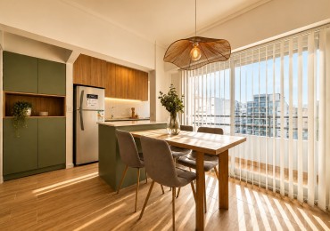 Venta de departamento monoambiente, con balcon a la calle. Luminoso. Excelente ubicacion