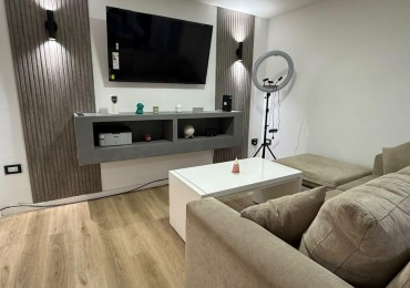 Venta departamento 3 ambientes con patio propio en Av. Colon 