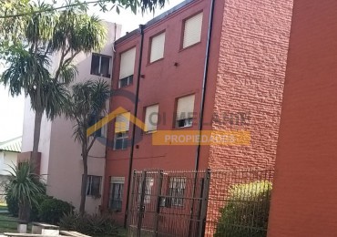 Venta de departamento 3 ambientes, zona Los Pinares